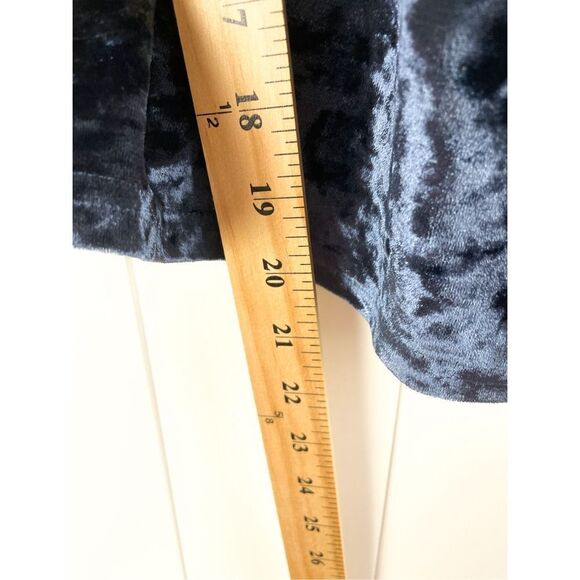 Sadie and Sage Velvet Off The Shoulder Top Blue Size M - Picture 6 of 11